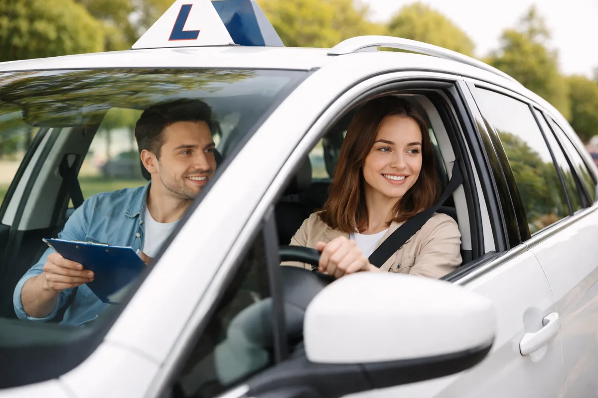 Comment fonctionne la formation pratique en auto-école pour le permis de conduire